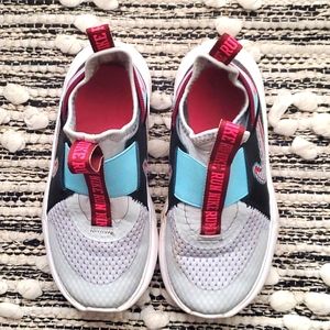Nike flex runner girls size 11 worn once